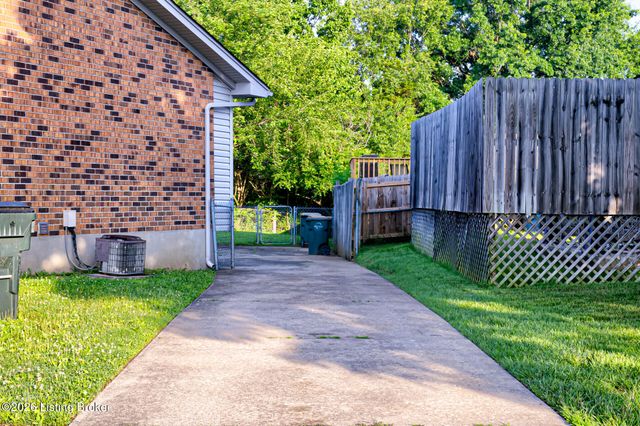 4318 Cara Way, Louisville, KY 40299