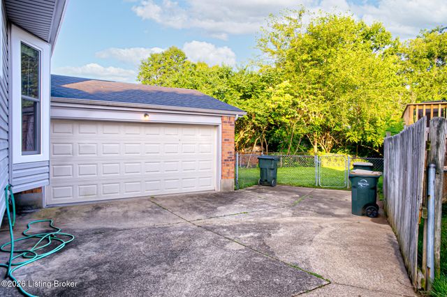 4318 Cara Way, Louisville, KY 40299