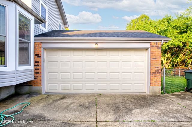 4318 Cara Way, Louisville, KY 40299
