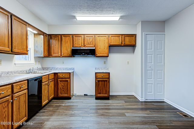 4318 Cara Way, Louisville, KY 40299