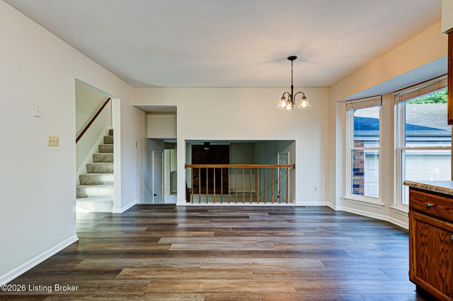 4318 Cara Way, Louisville, KY 40299
