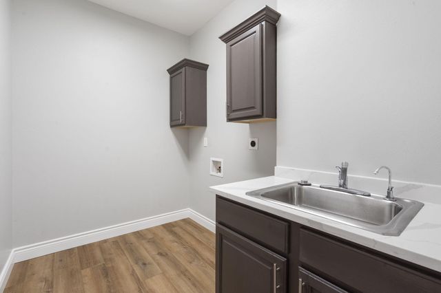 1007 Silvercrest Place, Reeds Spring, MO 65737