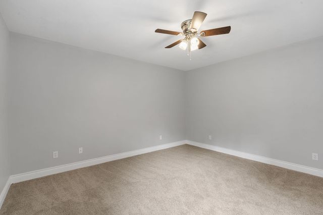 1007 Silvercrest Place, Reeds Spring, MO 65737