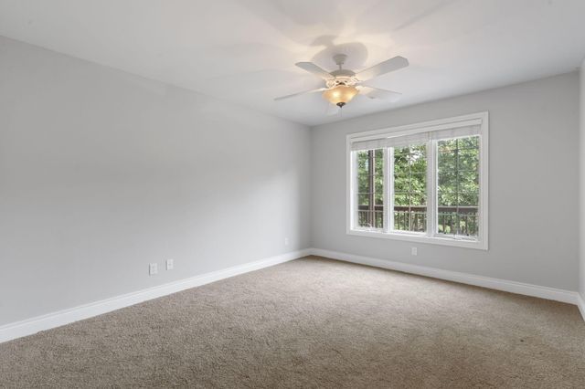 1007 Silvercrest Place, Reeds Spring, MO 65737
