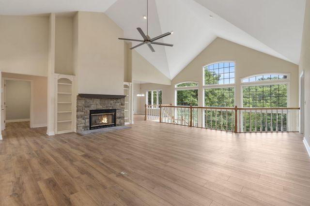 1007 Silvercrest Place, Reeds Spring, MO 65737