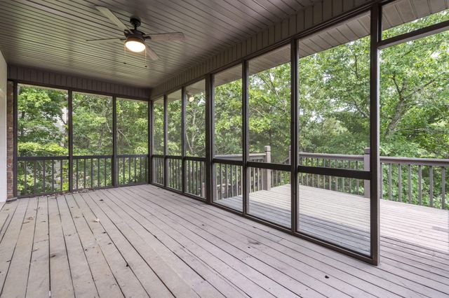 1007 Silvercrest Place, Reeds Spring, MO 65737