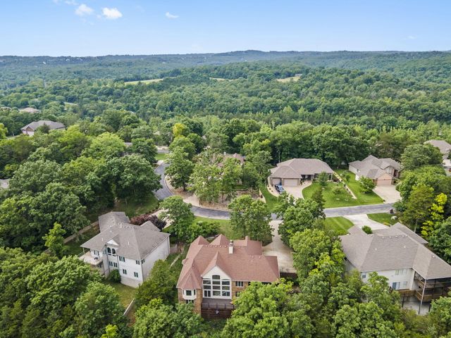 1007 Silvercrest Place, Reeds Spring, MO 65737