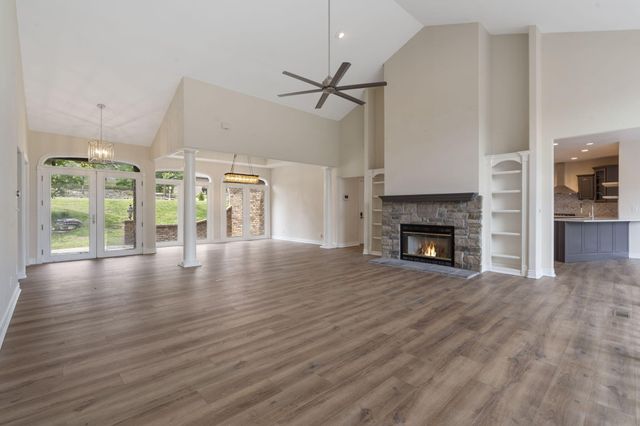 1007 Silvercrest Place, Reeds Spring, MO 65737