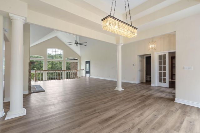 1007 Silvercrest Place, Reeds Spring, MO 65737