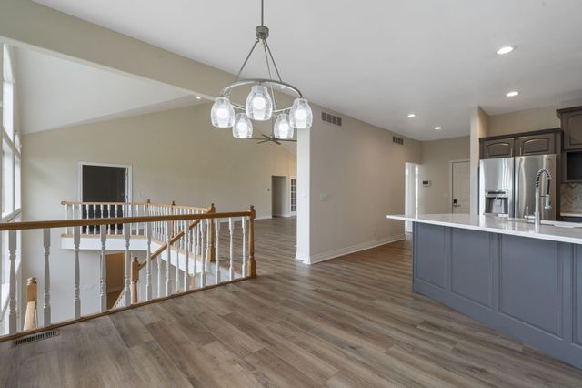 1007 Silvercrest Place, Reeds Spring, MO 65737