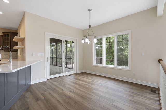 1007 Silvercrest Place, Reeds Spring, MO 65737