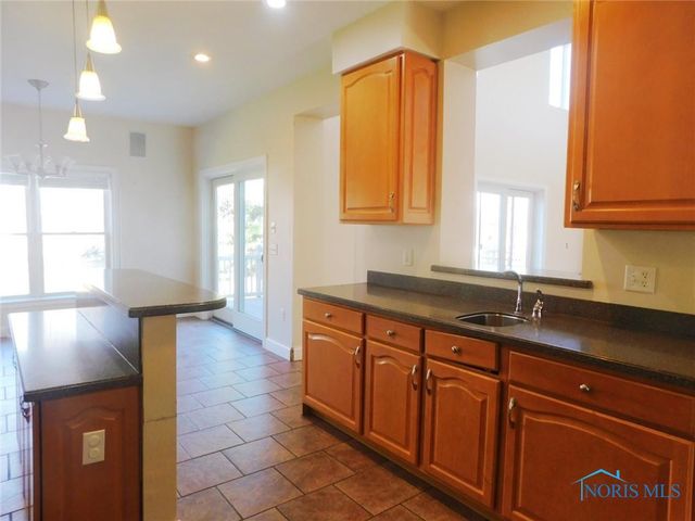 7936 Rockridge Drive, Maumee, OH 43537