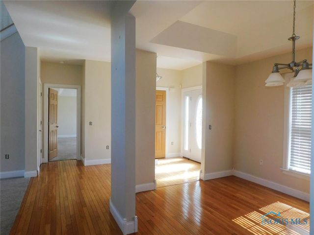 7936 Rockridge Drive, Maumee, OH 43537