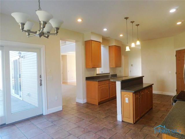 7936 Rockridge Drive, Maumee, OH 43537