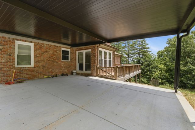 111 Dogwood Ln, Franklin, TN 37064