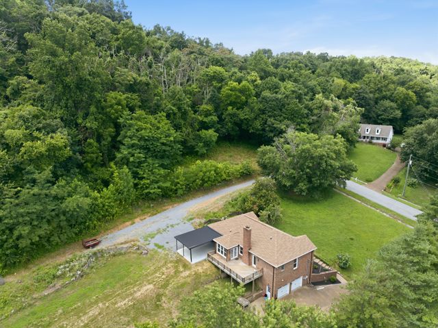 111 Dogwood Ln, Franklin, TN 37064
