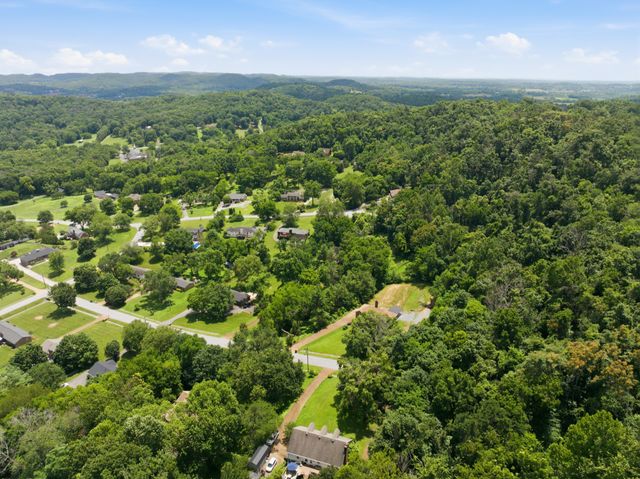111 Dogwood Ln, Franklin, TN 37064