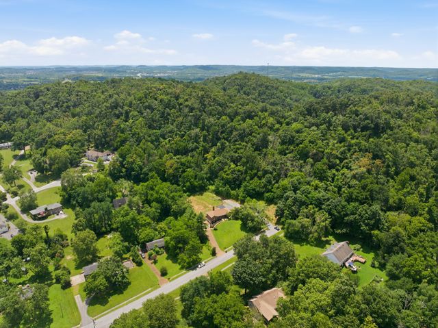111 Dogwood Ln, Franklin, TN 37064