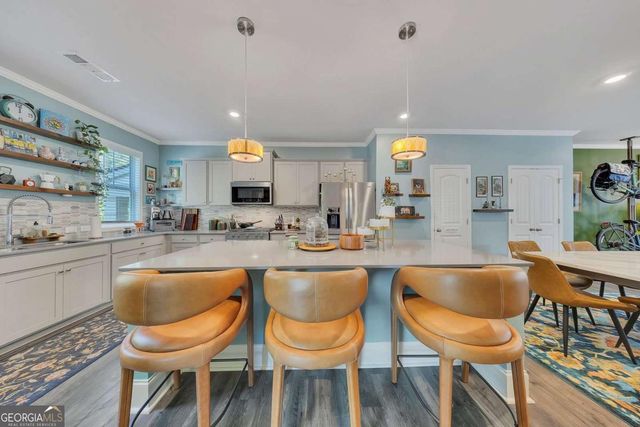 333 Vista Lane, Woodstock, GA 30189