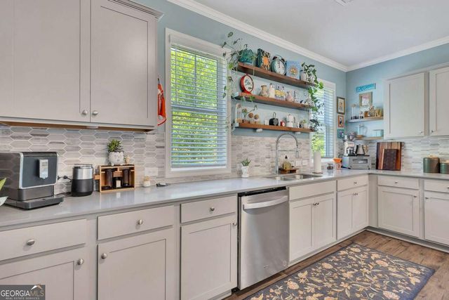 333 Vista Lane, Woodstock, GA 30189