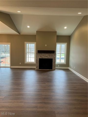 8729 Harvest Glenn Trail 17, Poland, OH 44514
