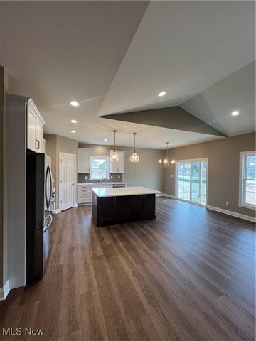 8729 Harvest Glenn Trail 17, Poland, OH 44514