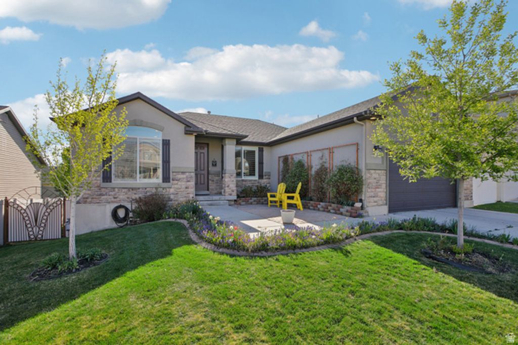 Image 4 of property listing at 6773 S LIZA LN, West Jordan, UT 84081