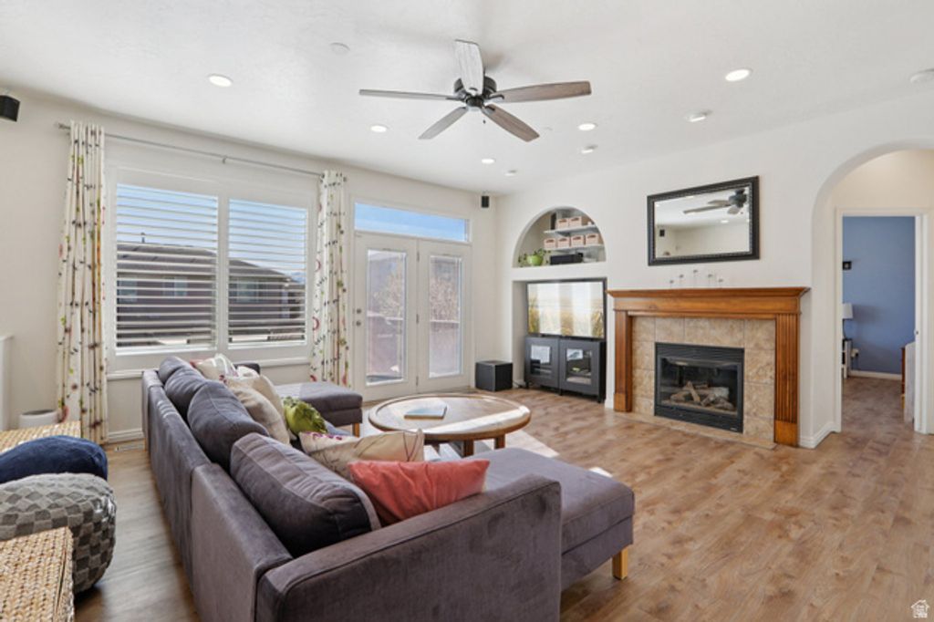 Image 8 of property listing at 6773 S LIZA LN, West Jordan, UT 84081