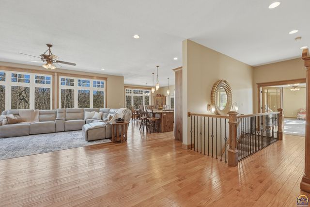 3501 SW Welton Grove Circle, Topeka, KS 66610