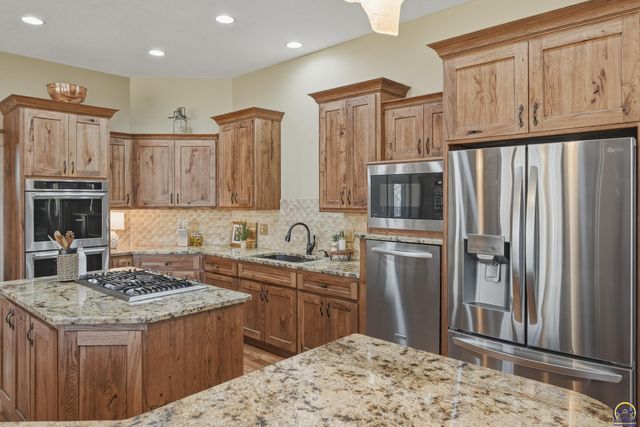 3501 SW Welton Grove Circle, Topeka, KS 66610