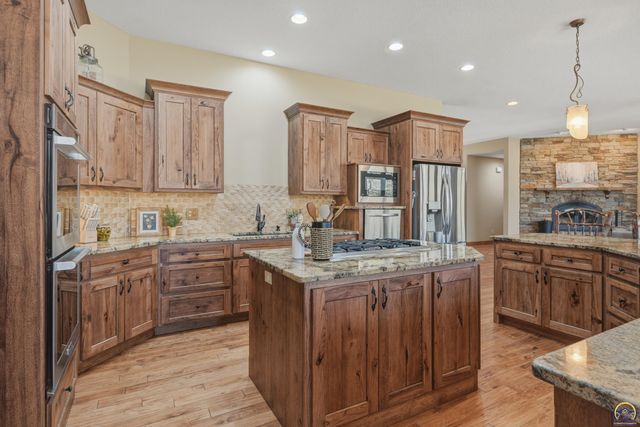 3501 SW Welton Grove Circle, Topeka, KS 66610