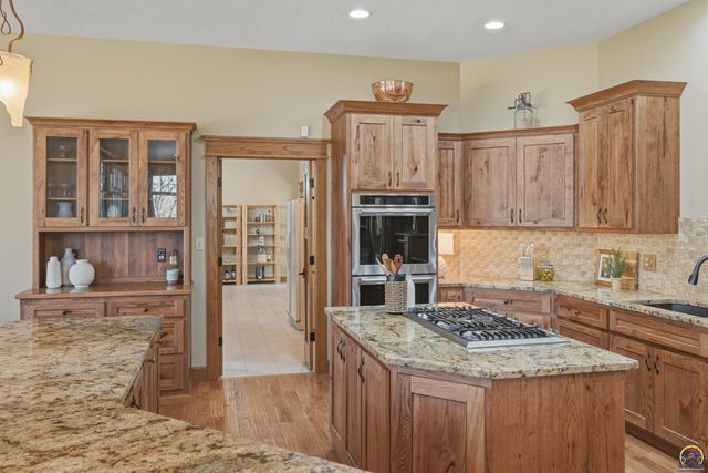 3501 SW Welton Grove Circle, Topeka, KS 66610