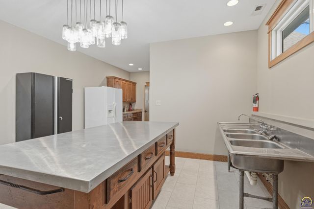 3501 SW Welton Grove Circle, Topeka, KS 66610