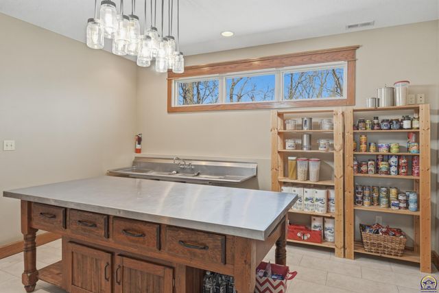 3501 SW Welton Grove Circle, Topeka, KS 66610