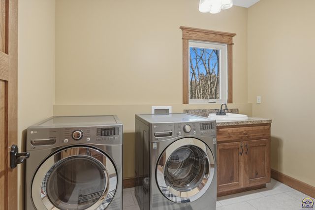 3501 SW Welton Grove Circle, Topeka, KS 66610