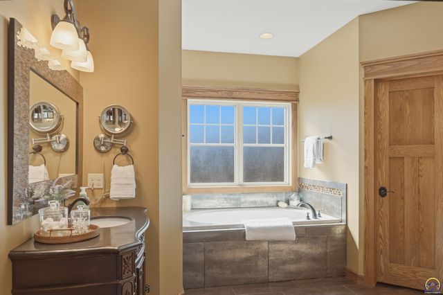 3501 SW Welton Grove Circle, Topeka, KS 66610