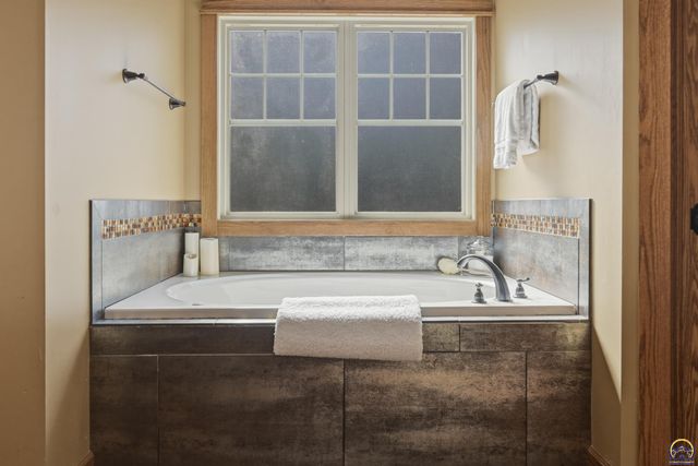 3501 SW Welton Grove Circle, Topeka, KS 66610