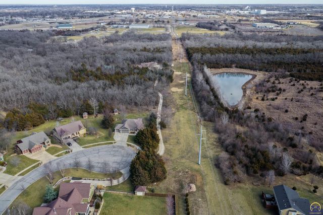 3501 SW Welton Grove Circle, Topeka, KS 66610