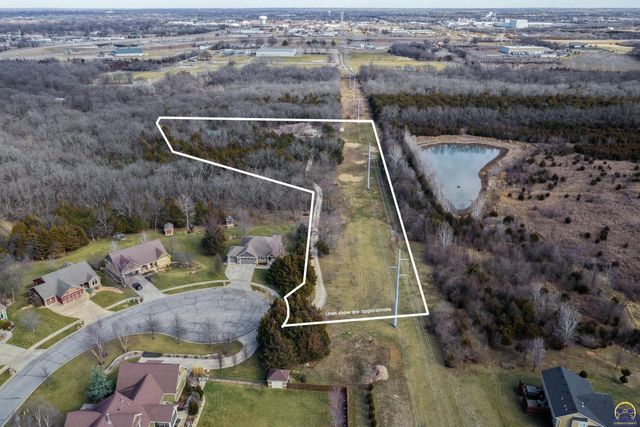 3501 SW Welton Grove Circle, Topeka, KS 66610