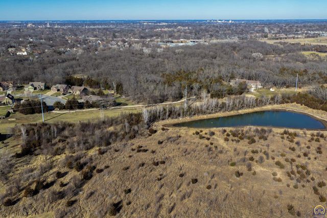 3501 SW Welton Grove Circle, Topeka, KS 66610