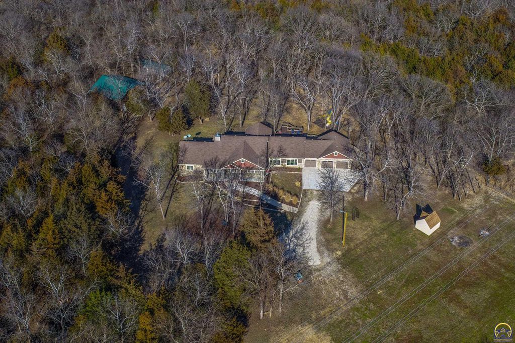 3501 SW Welton Grove Circle, Topeka, KS 66610