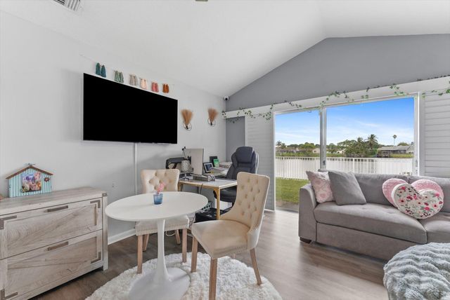 2569 SW 14th Court, Deerfield Beach, FL 33442