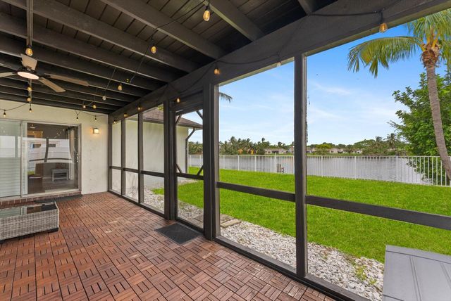 2569 SW 14th Court, Deerfield Beach, FL 33442