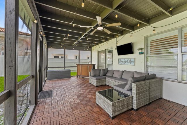 2569 SW 14th Court, Deerfield Beach, FL 33442
