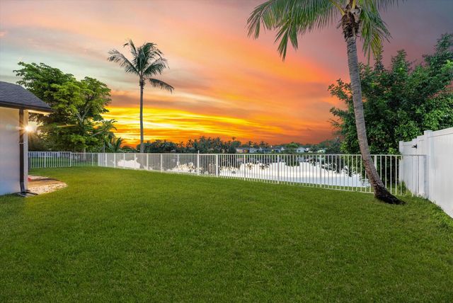 2569 SW 14th Court, Deerfield Beach, FL 33442