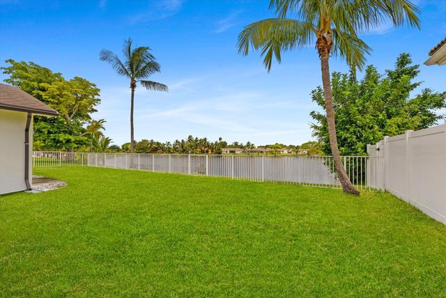 2569 SW 14th Court, Deerfield Beach, FL 33442