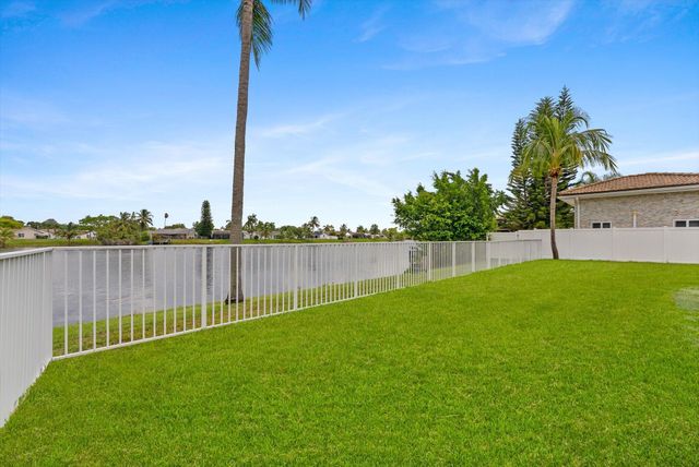 2569 SW 14th Court, Deerfield Beach, FL 33442