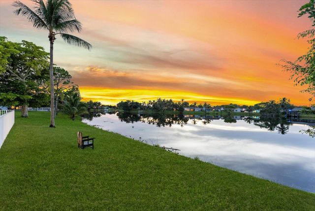 2569 SW 14th Court, Deerfield Beach, FL 33442
