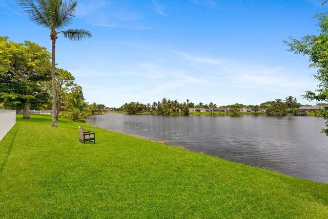 2569 SW 14th Court, Deerfield Beach, FL 33442
