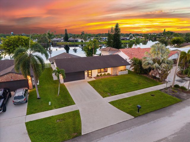 2569 SW 14th Court, Deerfield Beach, FL 33442